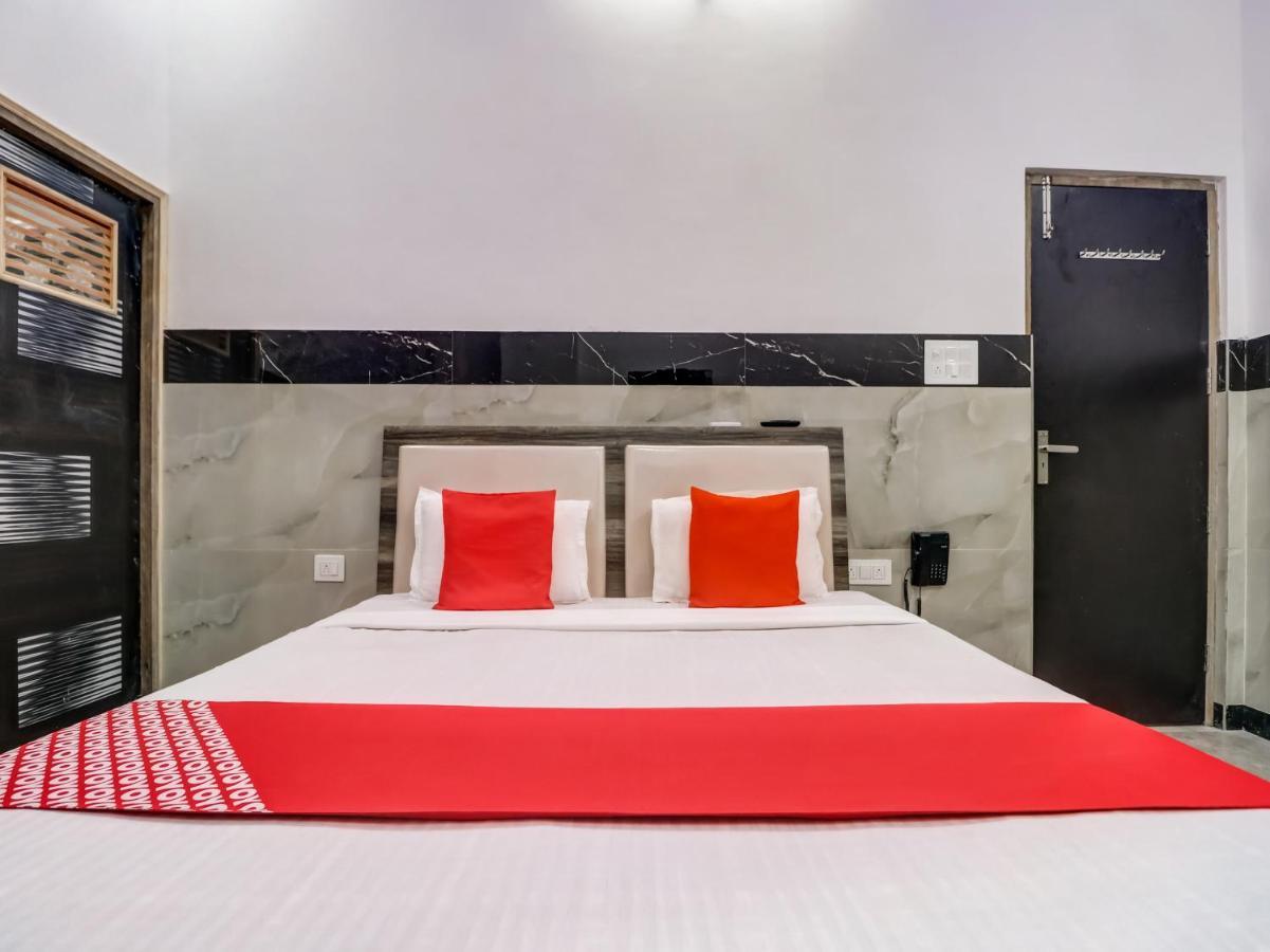 Oyo Flagship 83121 Hotel Rose Vip 사하란푸르 외부 사진