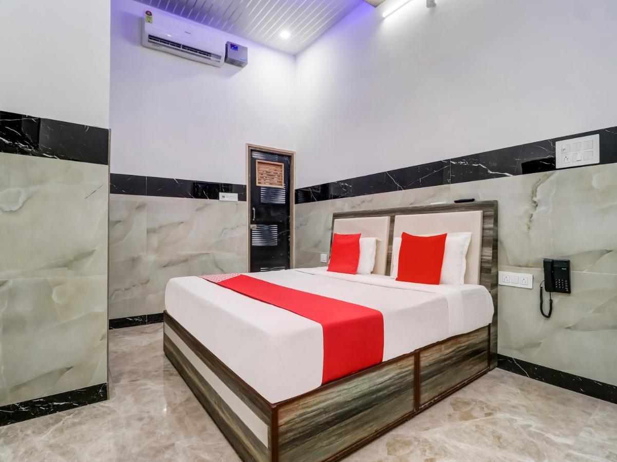 Oyo Flagship 83121 Hotel Rose Vip 사하란푸르 외부 사진